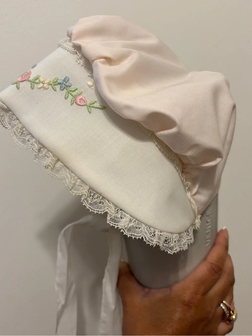 N/A delicate cream
